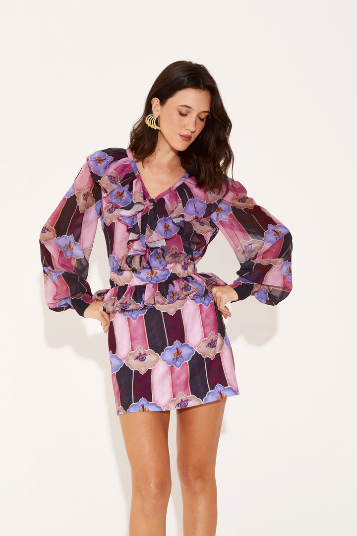 Total Look: Saia Bia e Blusa Elise Tapestry