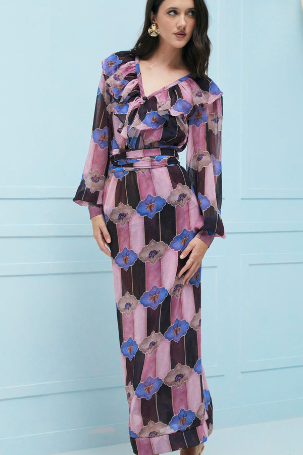 Total Look: Blusa Elise e Saia Monique Tapestry