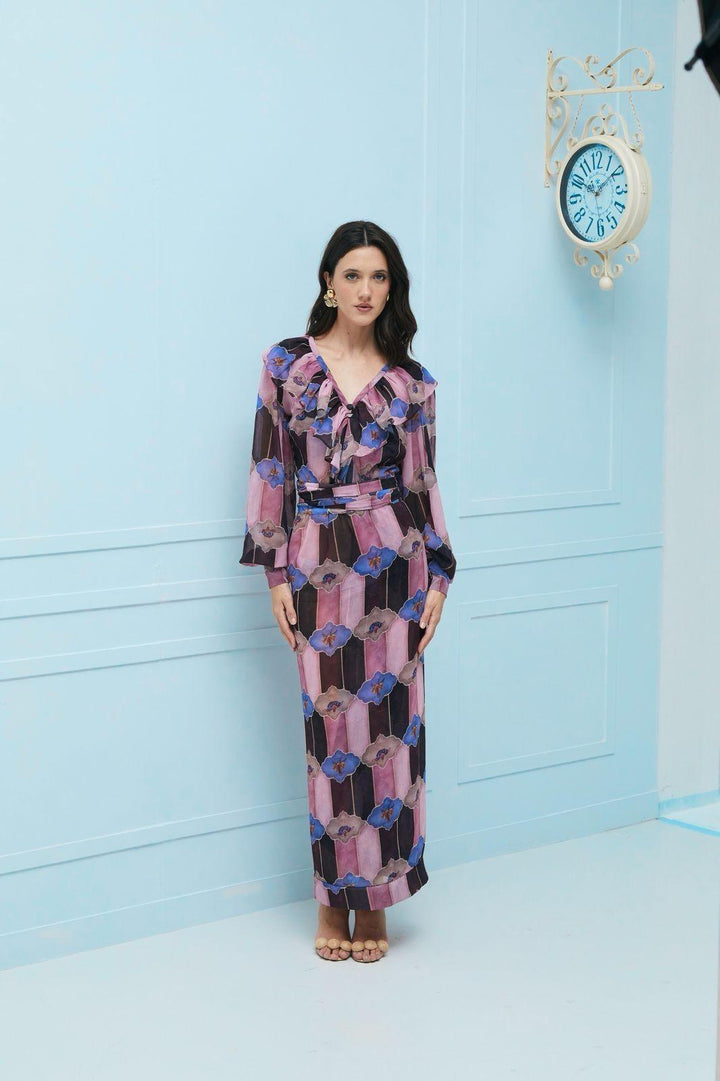 Total Look: Blusa Elise e Saia Monique Tapestry