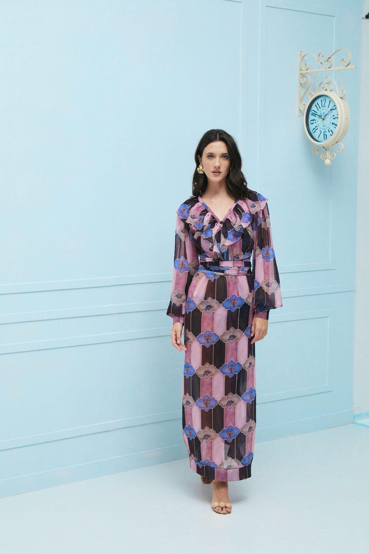 Total Look: Blusa Elise e Saia Monique Tapestry